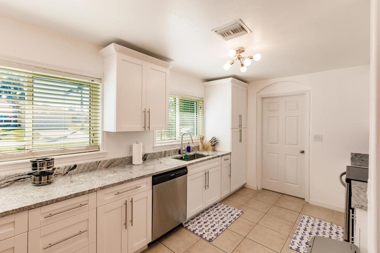 New! Dock Canal Family Home W/Pool & Gulf Access! North Fort Myers Exterior foto
